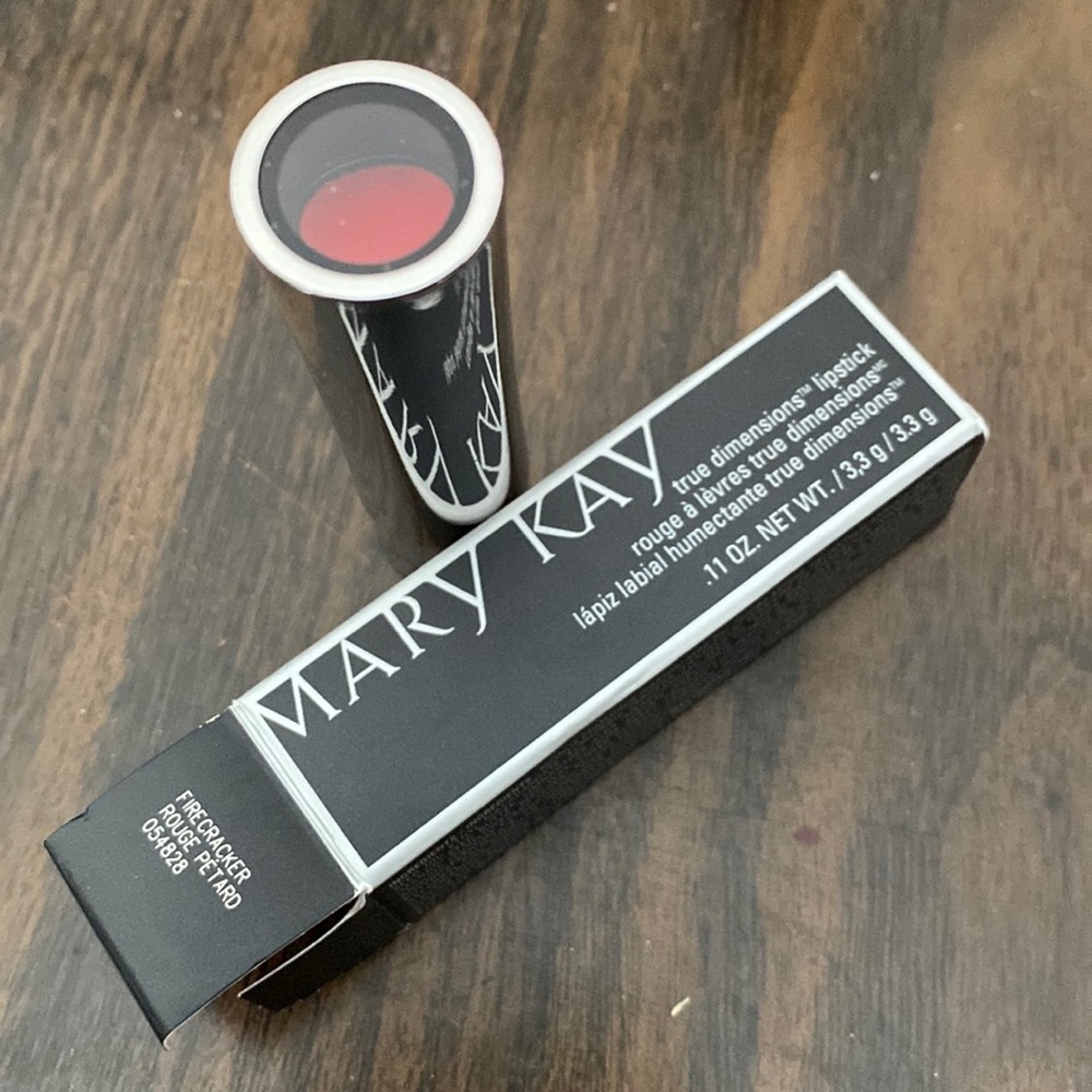 ❤️New❤️ Mary Kay True Dimensions Lipstick - Firecracker